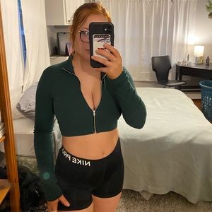 Long sleeve zipper crop top